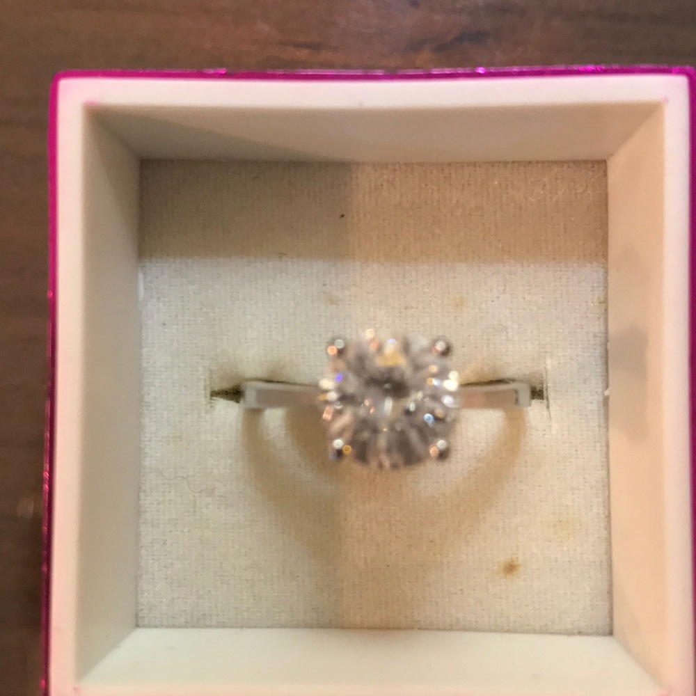 1.75 KT CZ Solitaire Stunning